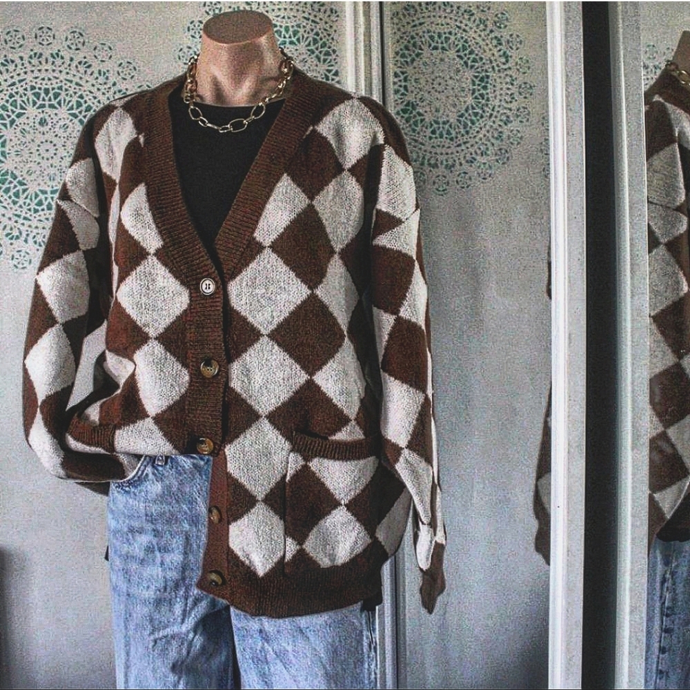 🆕️The kendi// Brown checkered Cardigan - Picture 4 of 4
